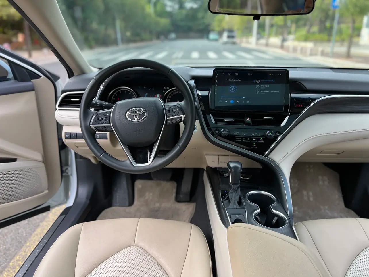 Toyota Camry 2022 г. 35091 км. — фото 15