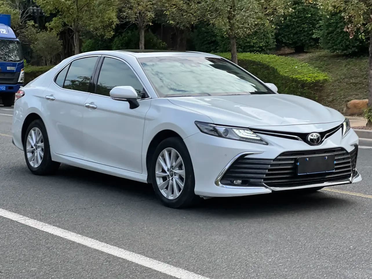 Toyota Camry 2022 г. 35091 км. — фото 3