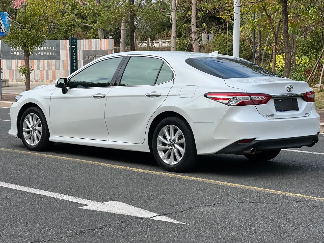Toyota Camry 2022 г. 35091 км. — фото 4