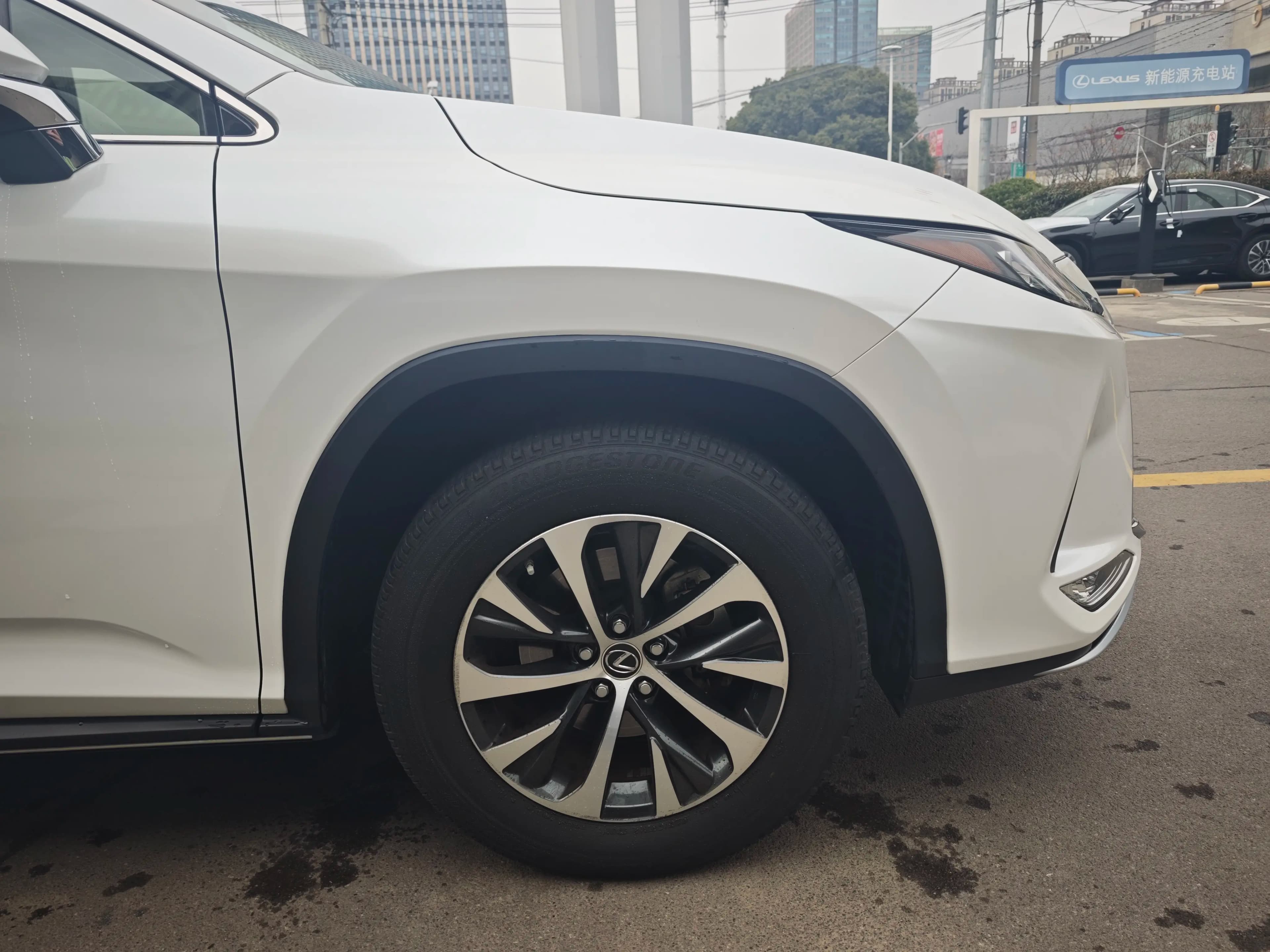 Lexus RX 2021 г. 65655 км. — фото 11