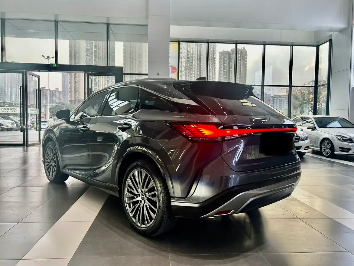 Lexus RX 2023 г. 84052 км. — фото 5