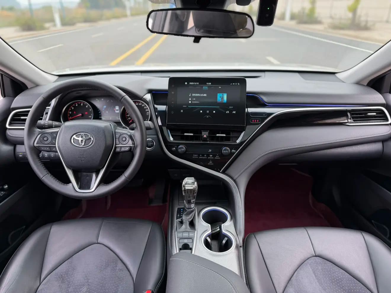 Toyota Camry 2023 г. 36092 км. — фото 11