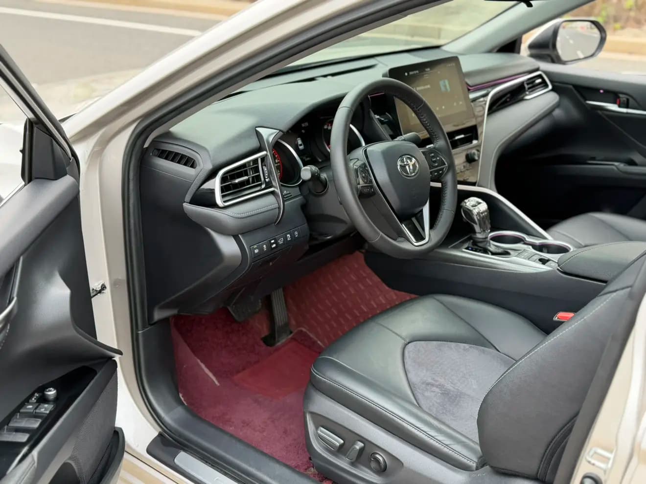 Toyota Camry 2023 г. 36092 км. — фото 14