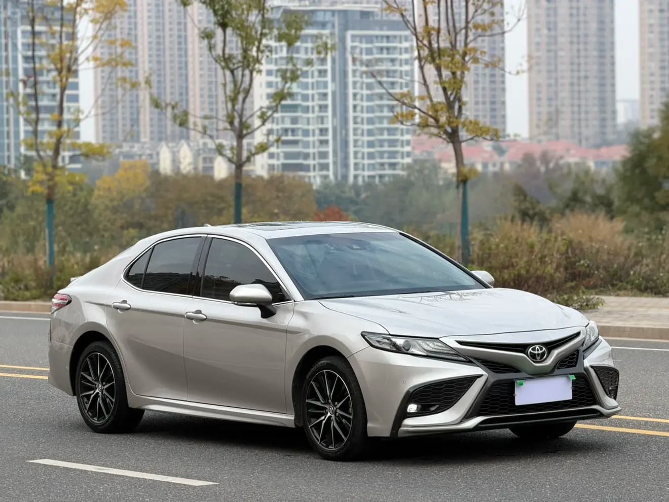 Toyota Camry 2023 г. 36092 км. — фото 3
