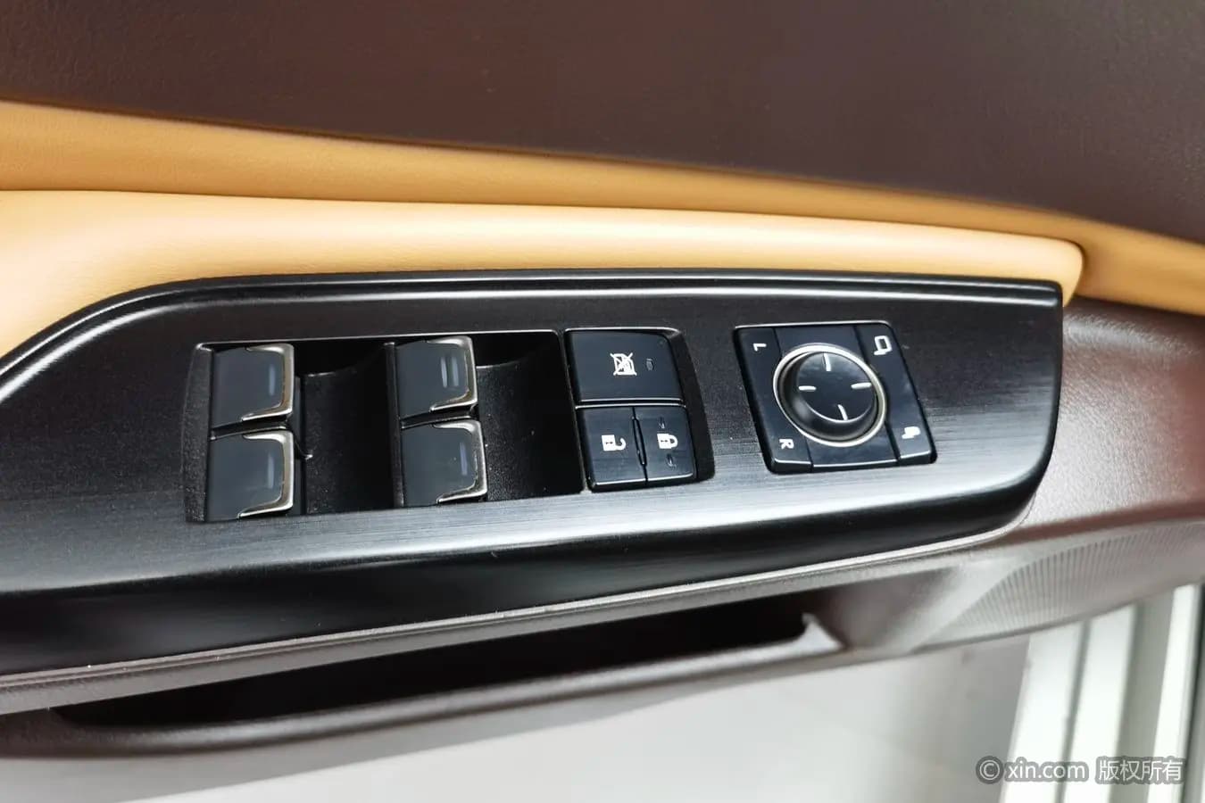 Lexus ES 2021 г. 71029 км. — фото 23