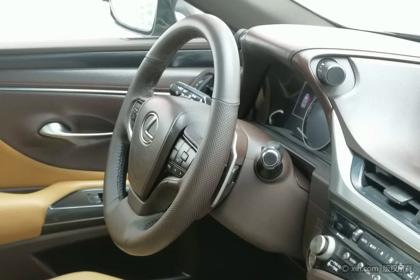 Lexus ES 2021 г. 71029 км. — фото 9