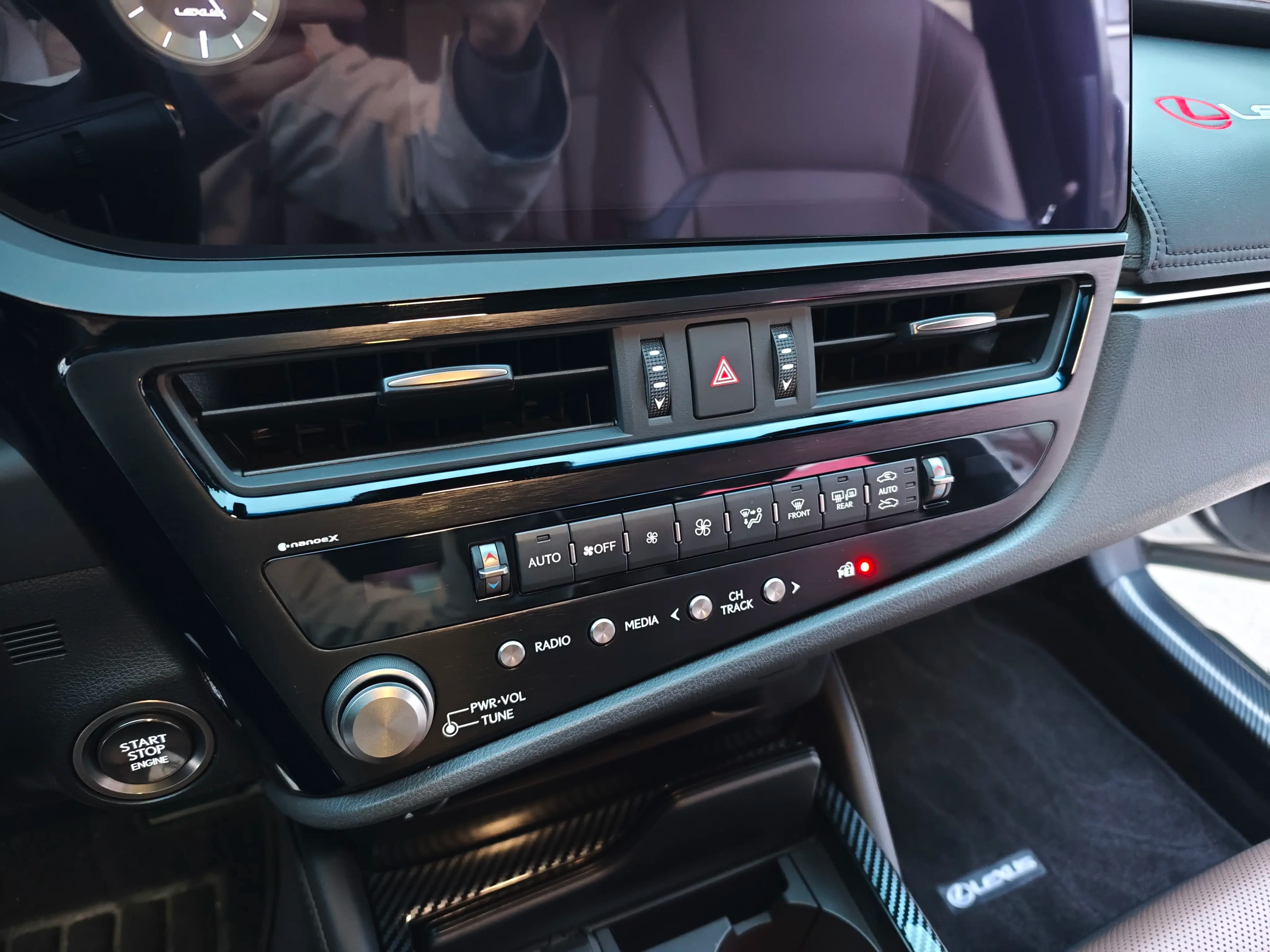 Lexus ES 2022 г. 48030 км. — фото 6