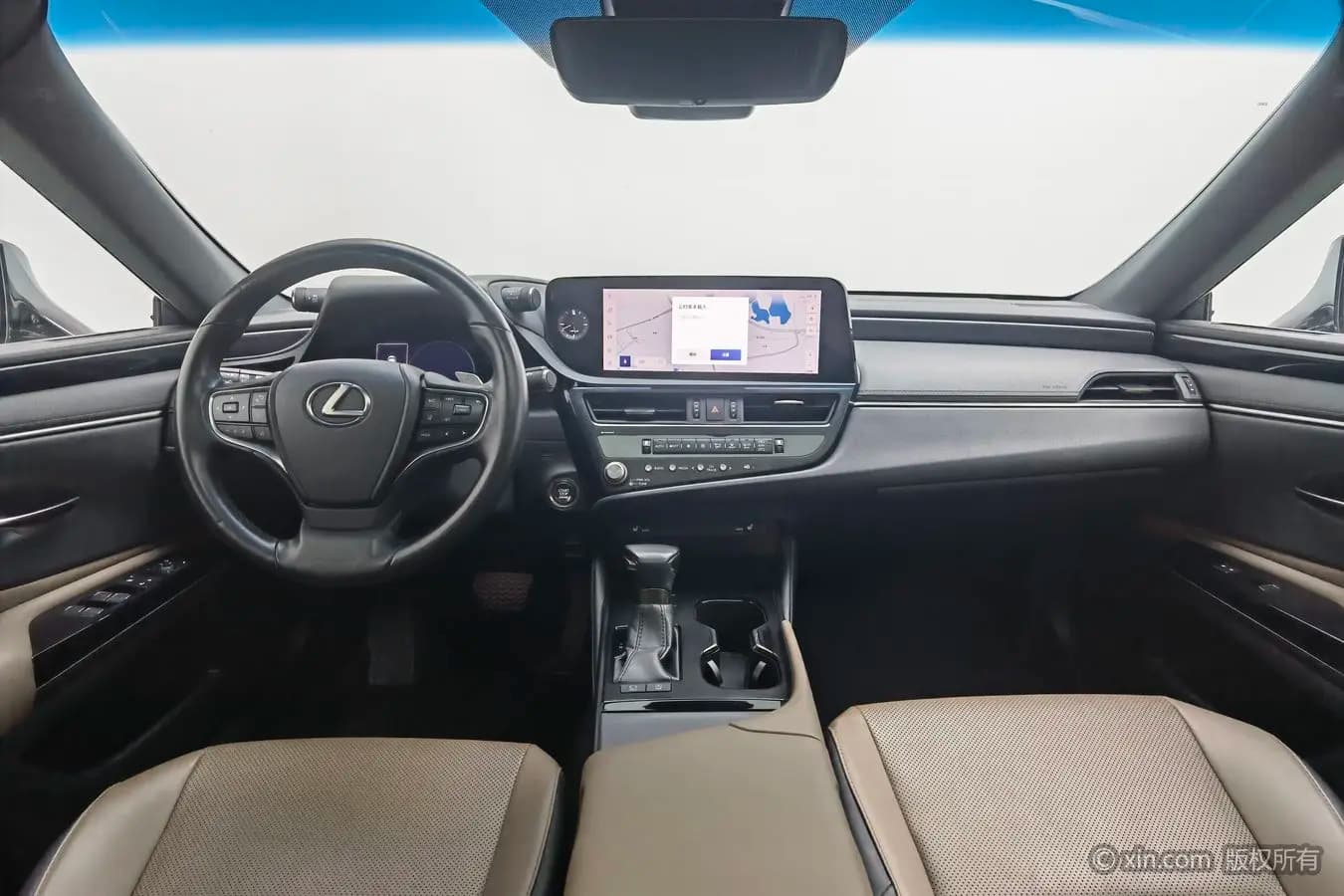 Lexus ES 2023 г. 50631 км. — фото 11