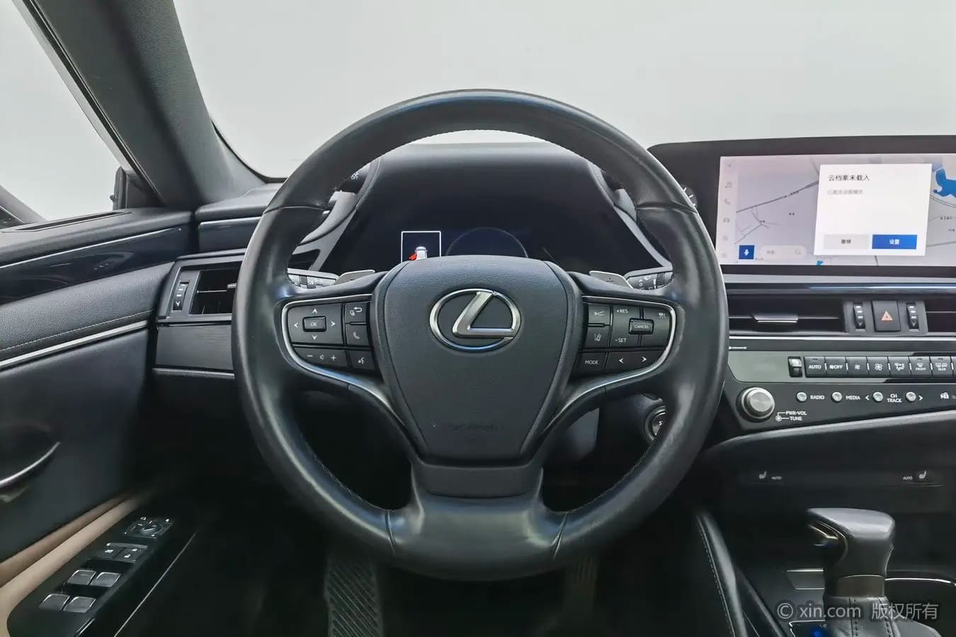 Lexus ES 2023 г. 50631 км. — фото 13
