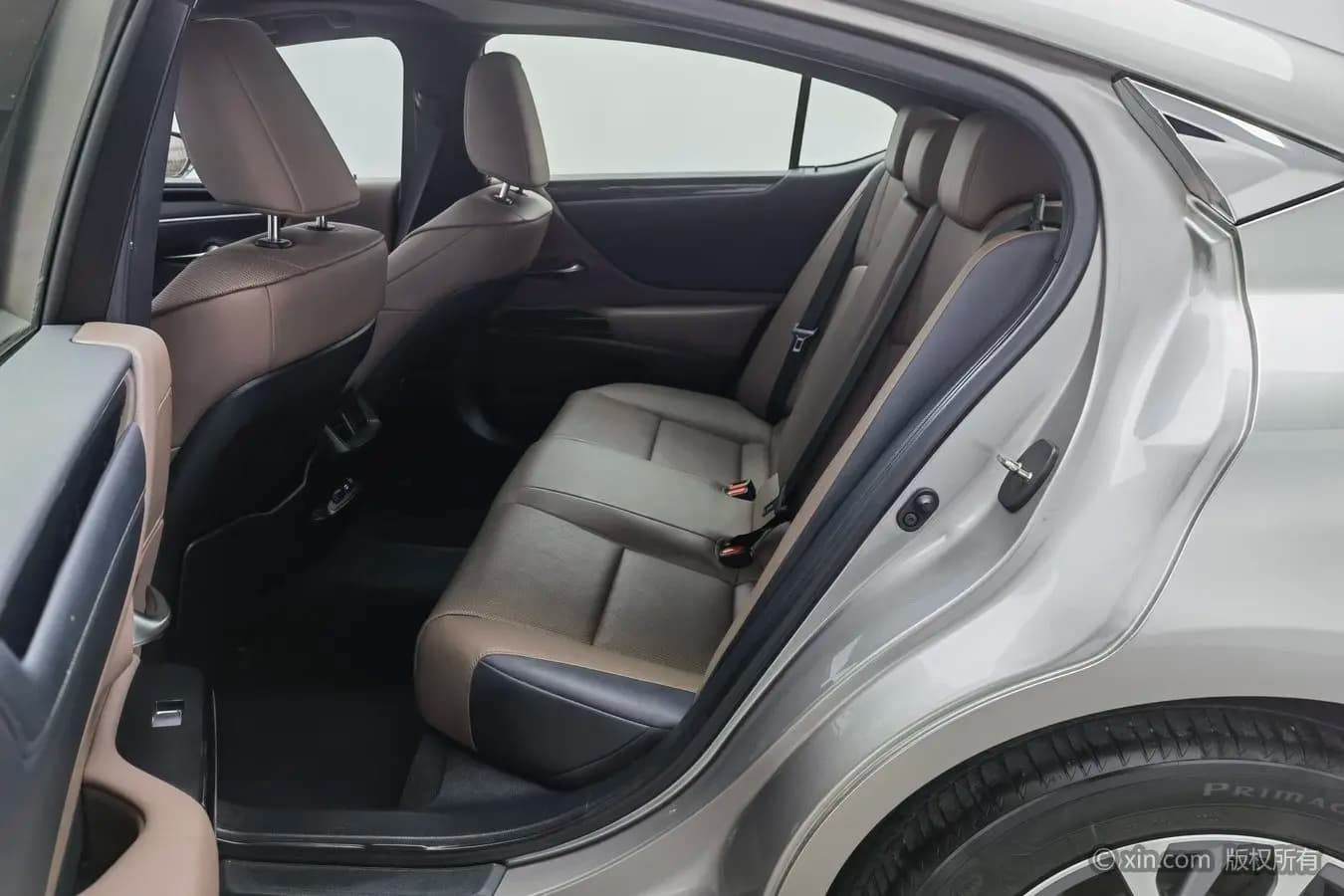 Lexus ES 2023 г. 50631 км. — фото 18