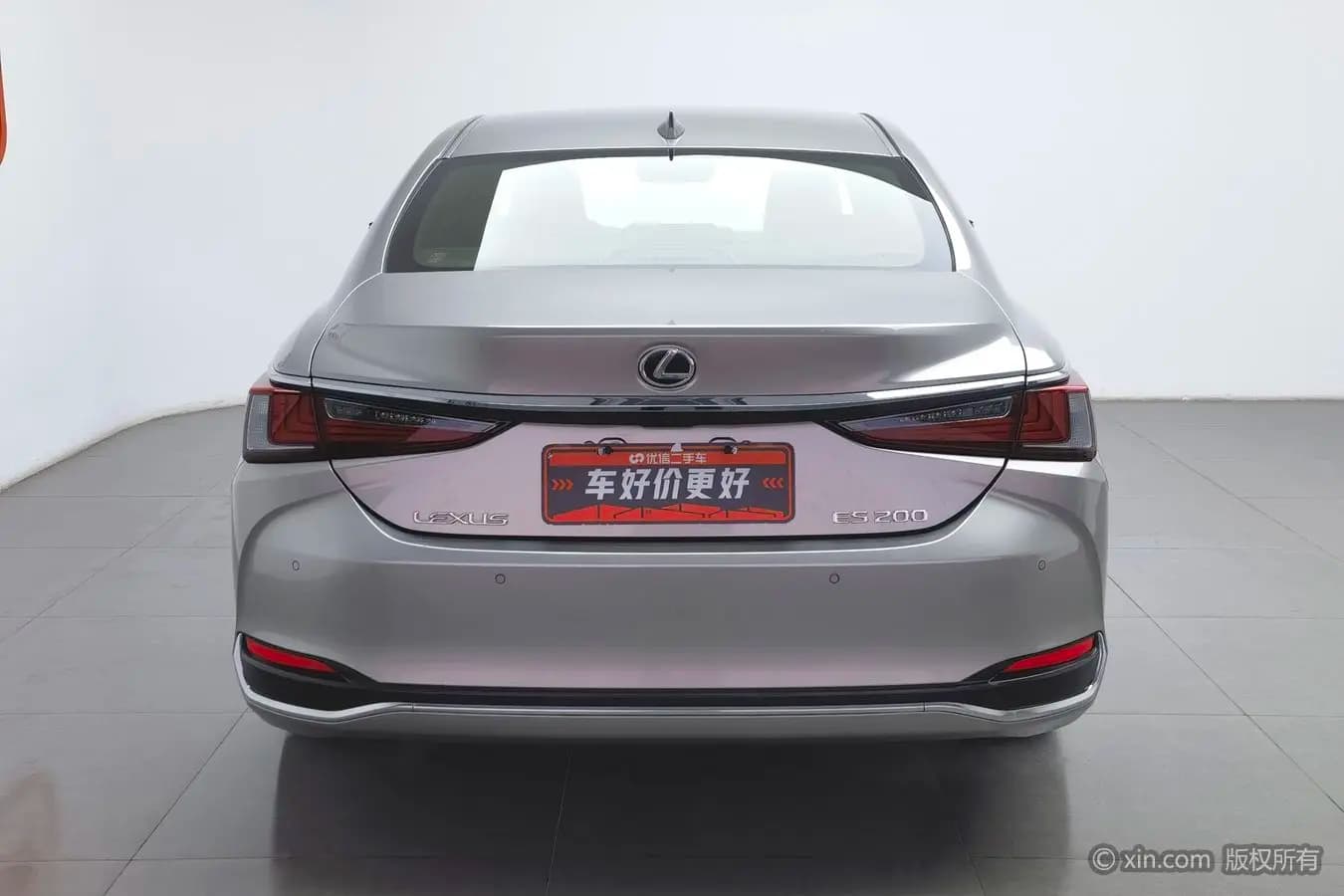 Lexus ES 2023 г. 50631 км. — фото 3