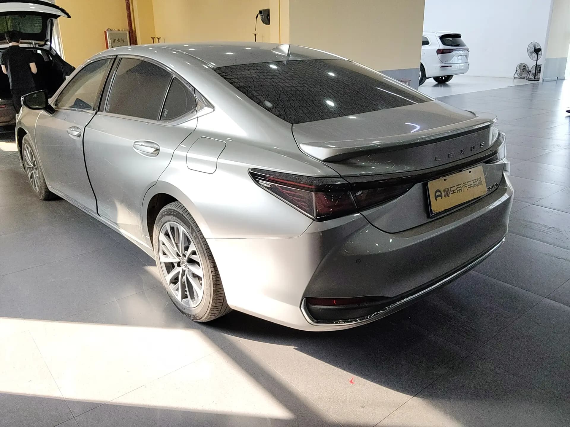 Lexus ES 2025 г. 5732 км. — фото 6
