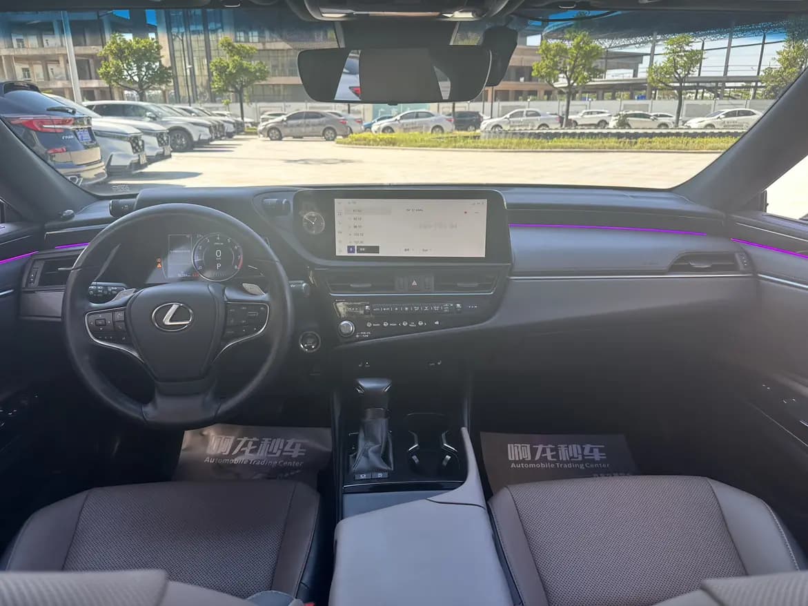 Lexus ES 2023 г. 38333 км. — фото 18