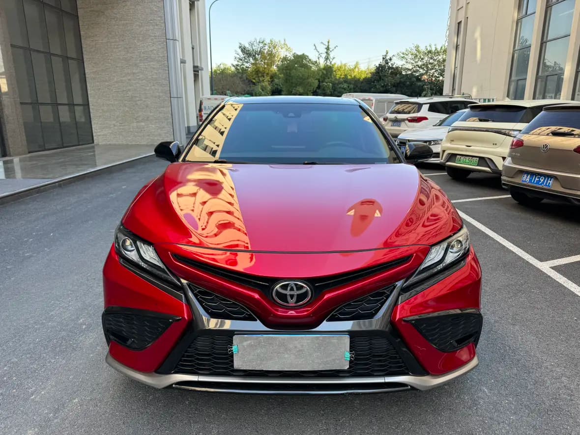 Toyota Camry 2021 г. 76293 км. — фото 2