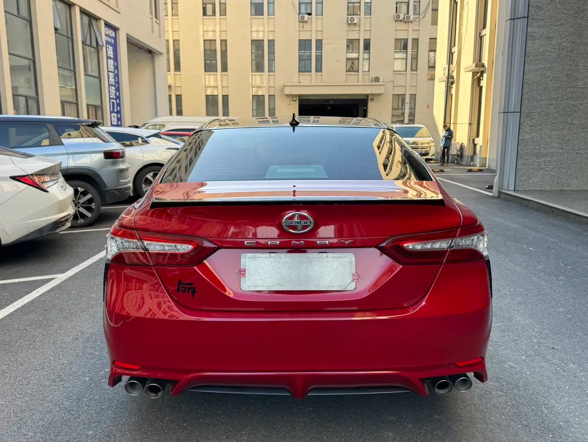 Toyota Camry 2021 г. 76293 км. — фото 6