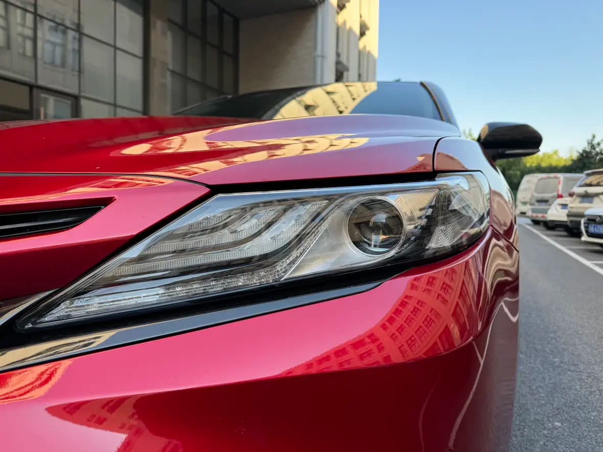 Toyota Camry 2021 г. 76293 км. — фото 9