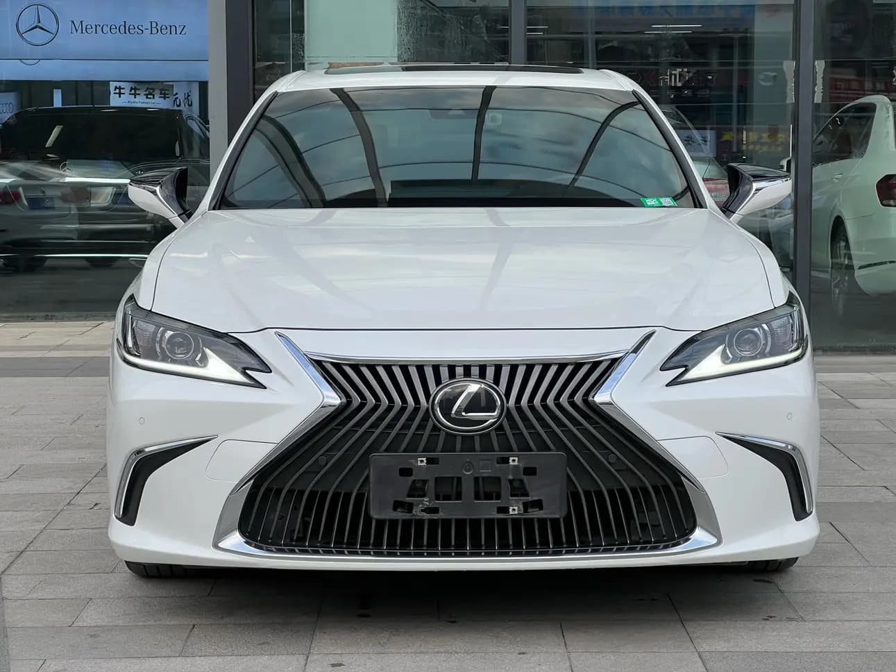 Lexus ES 2021 г. 69035 км. — фото 2