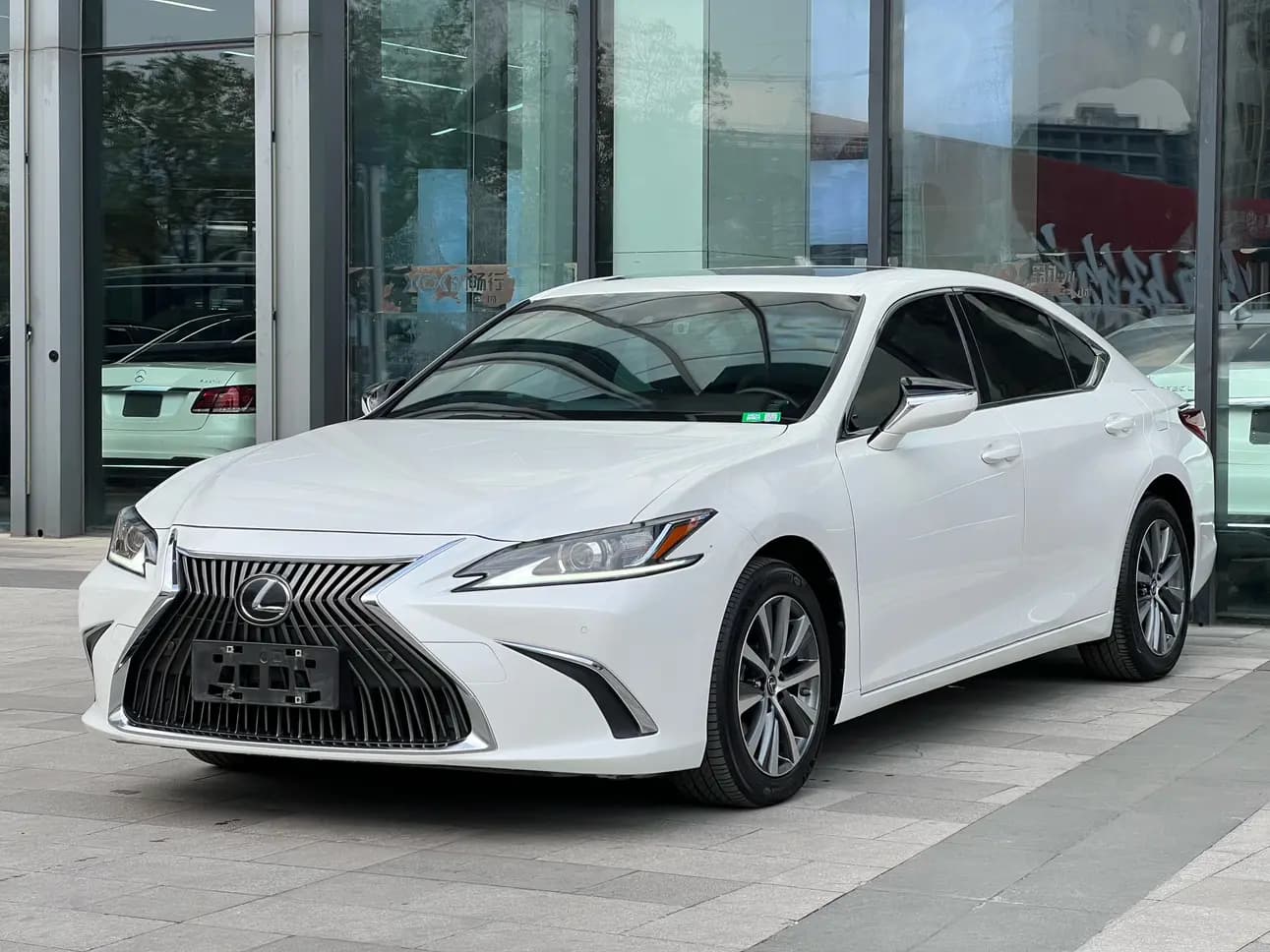 Lexus ES 2021 г. 69035 км. — фото 16