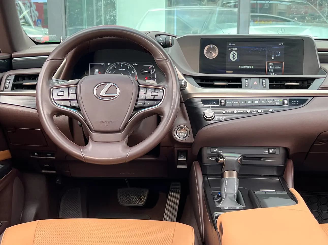 Lexus ES 2021 г. 69035 км. — фото 24