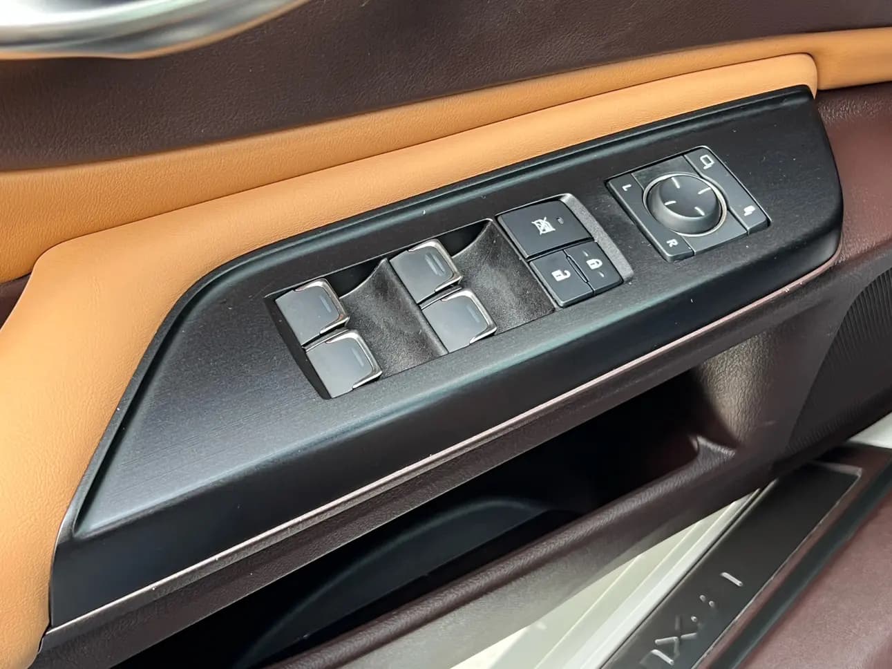 Lexus ES 2021 г. 69035 км. — фото 30