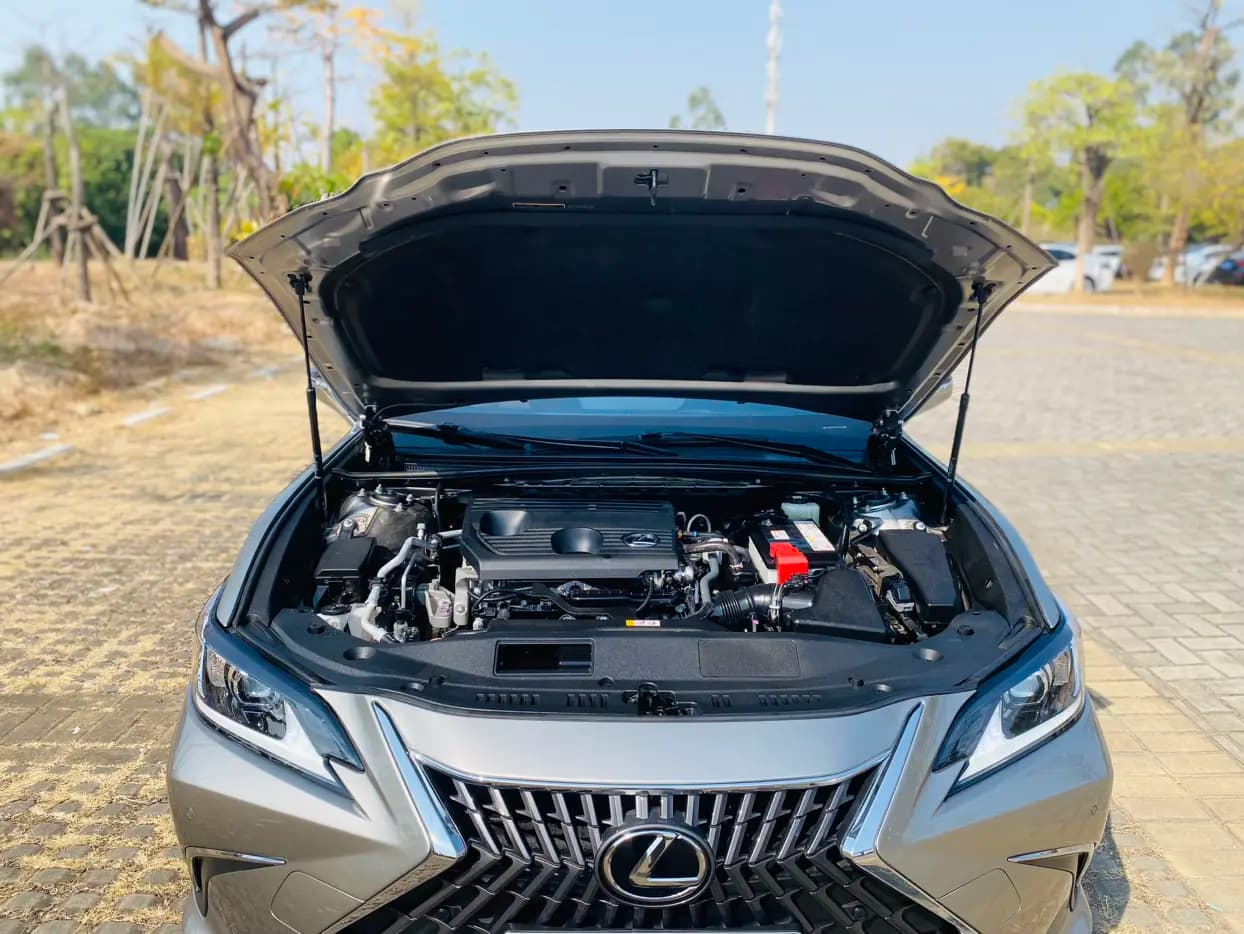 Lexus ES 2022 г. 56036 км. — фото 11
