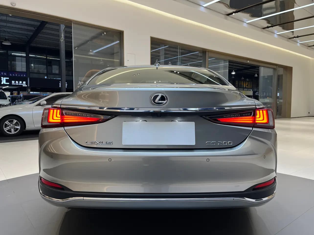 Lexus ES 2024 г. 26037 км. — фото 6