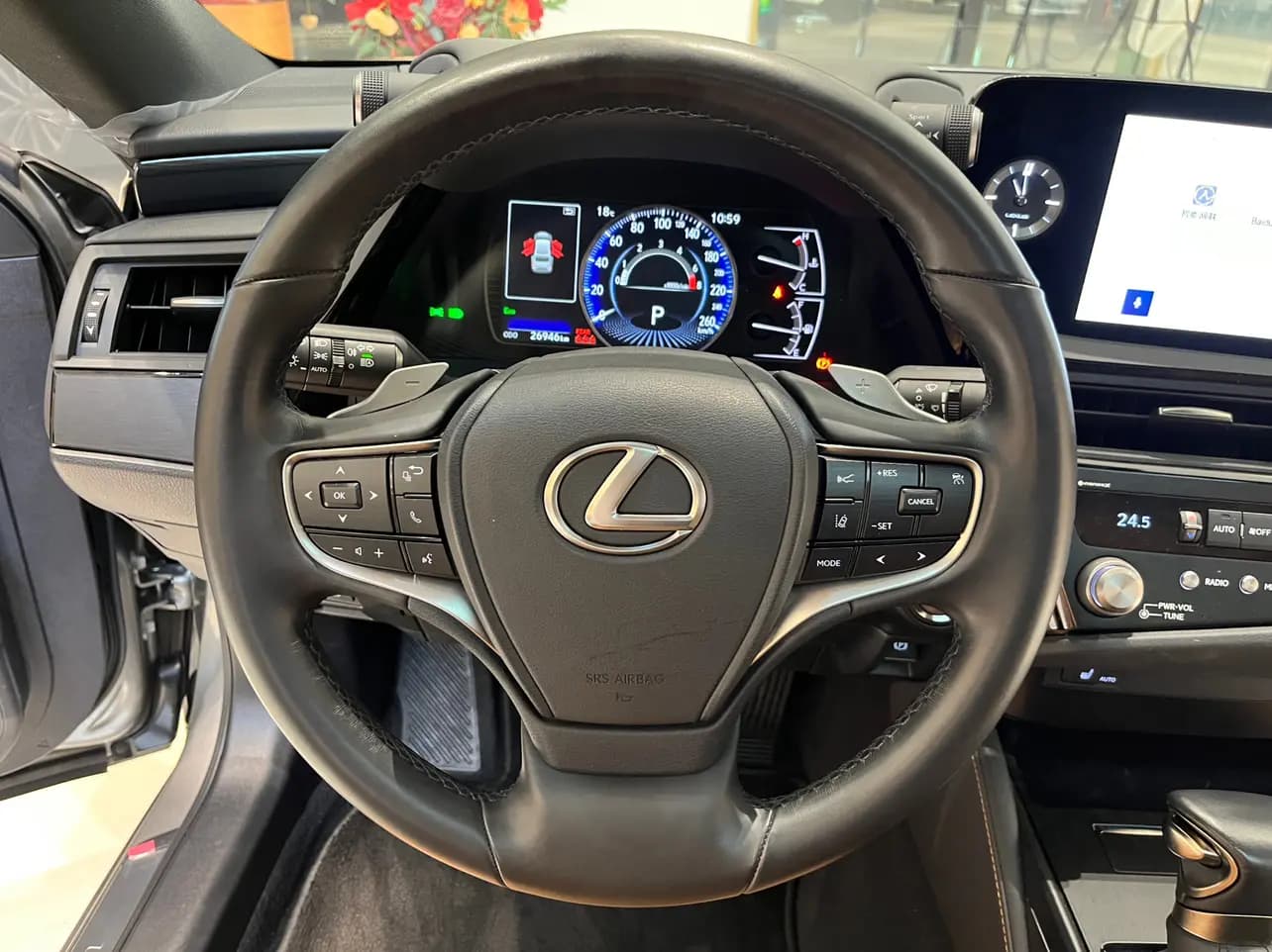 Lexus ES 2024 г. 26038 км. — фото 14