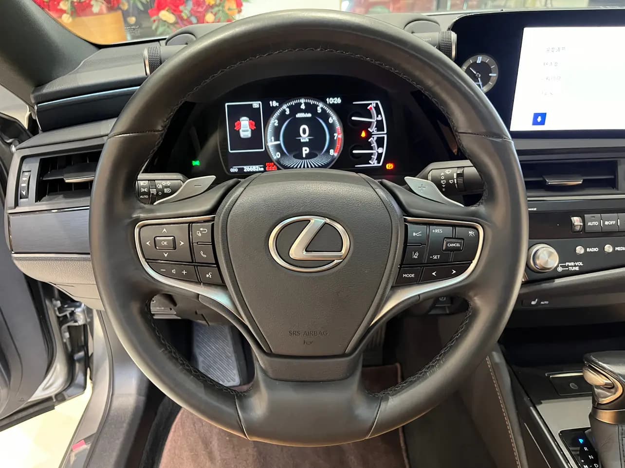 Lexus ES 2024 г. 26039 км. — фото 14