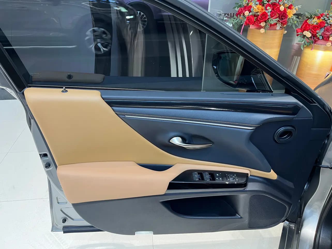 Lexus ES 2024 г. 26039 км. — фото 19