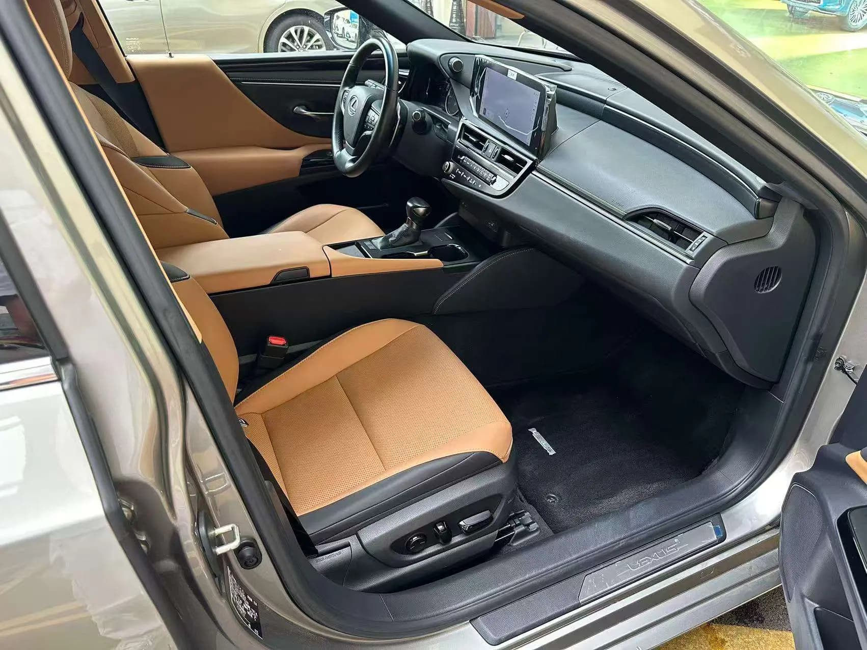 Lexus ES 2024 г. 23040 км. — фото 7