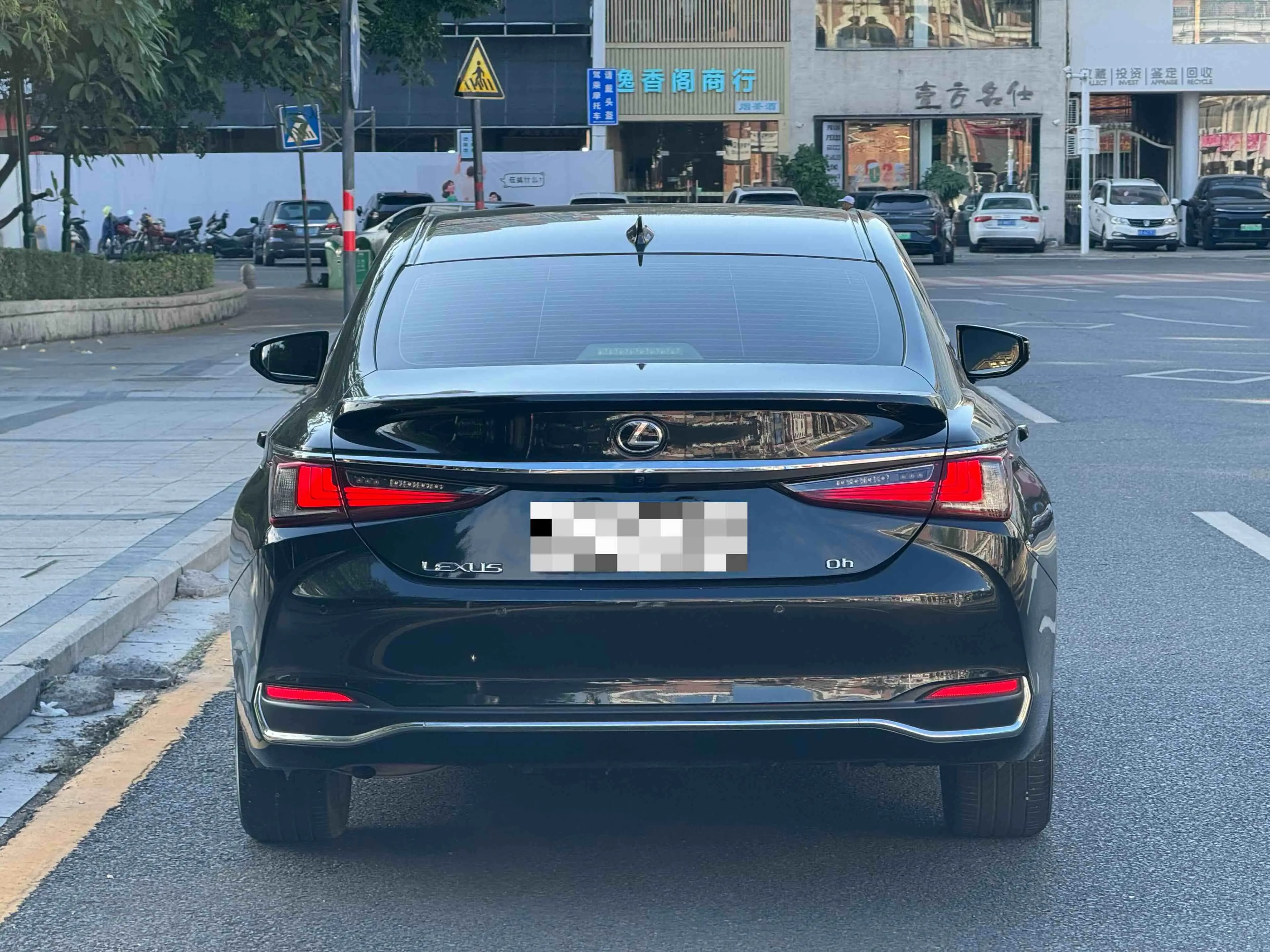 Lexus ES 2023 г. 72041 км. — фото 4