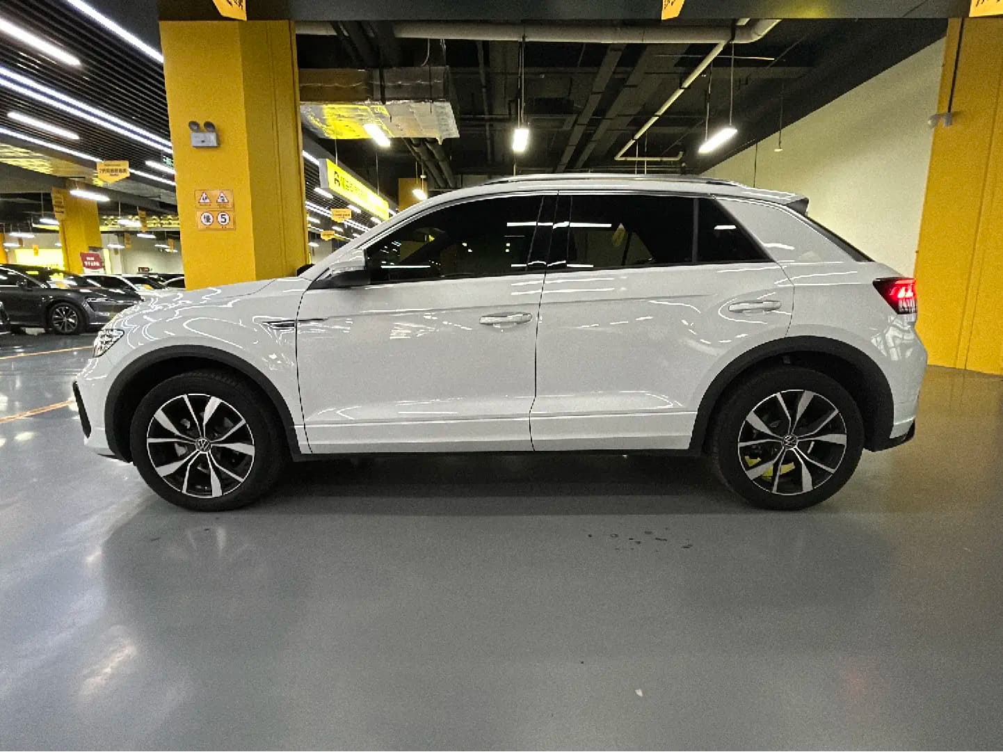 Volkswagen T-Roc 2024 г. 6700 км. — фото 2