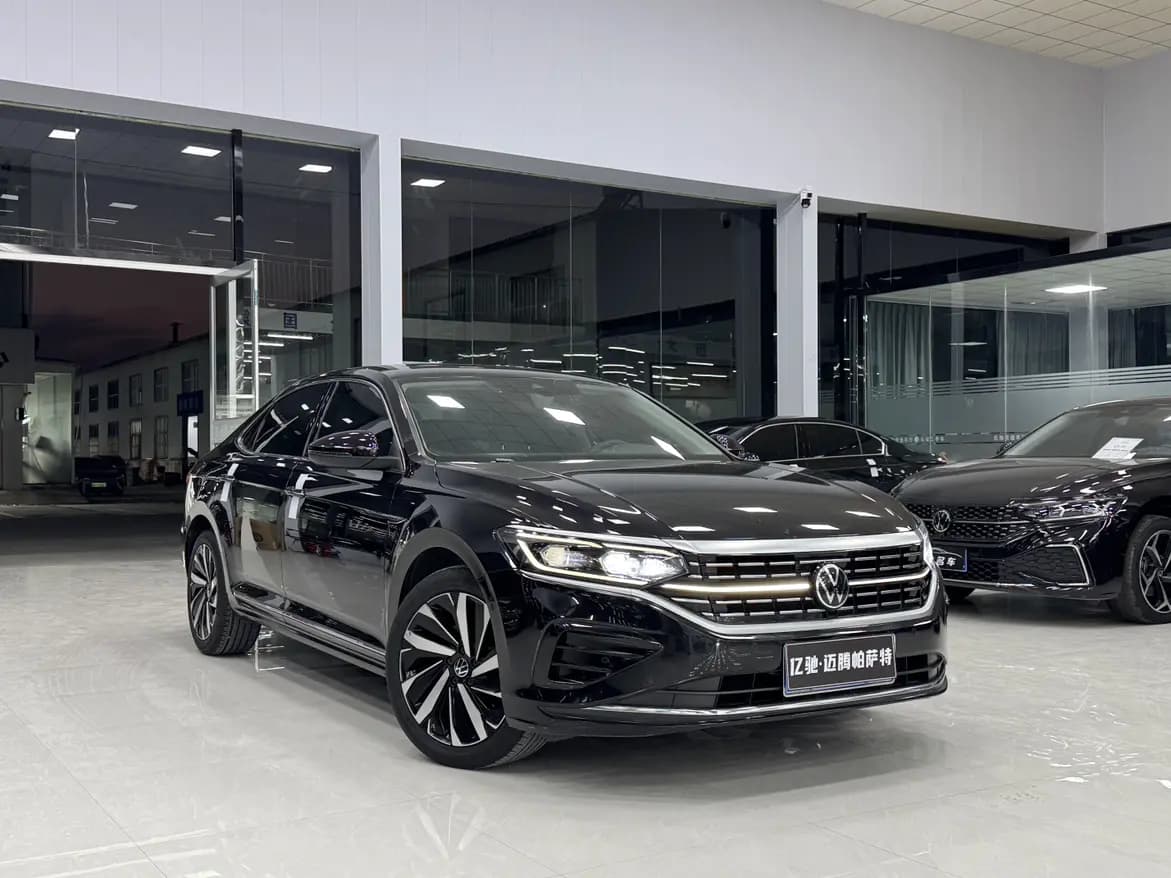 Volkswagen Passat 2022 г. 42104 км. — фото 3