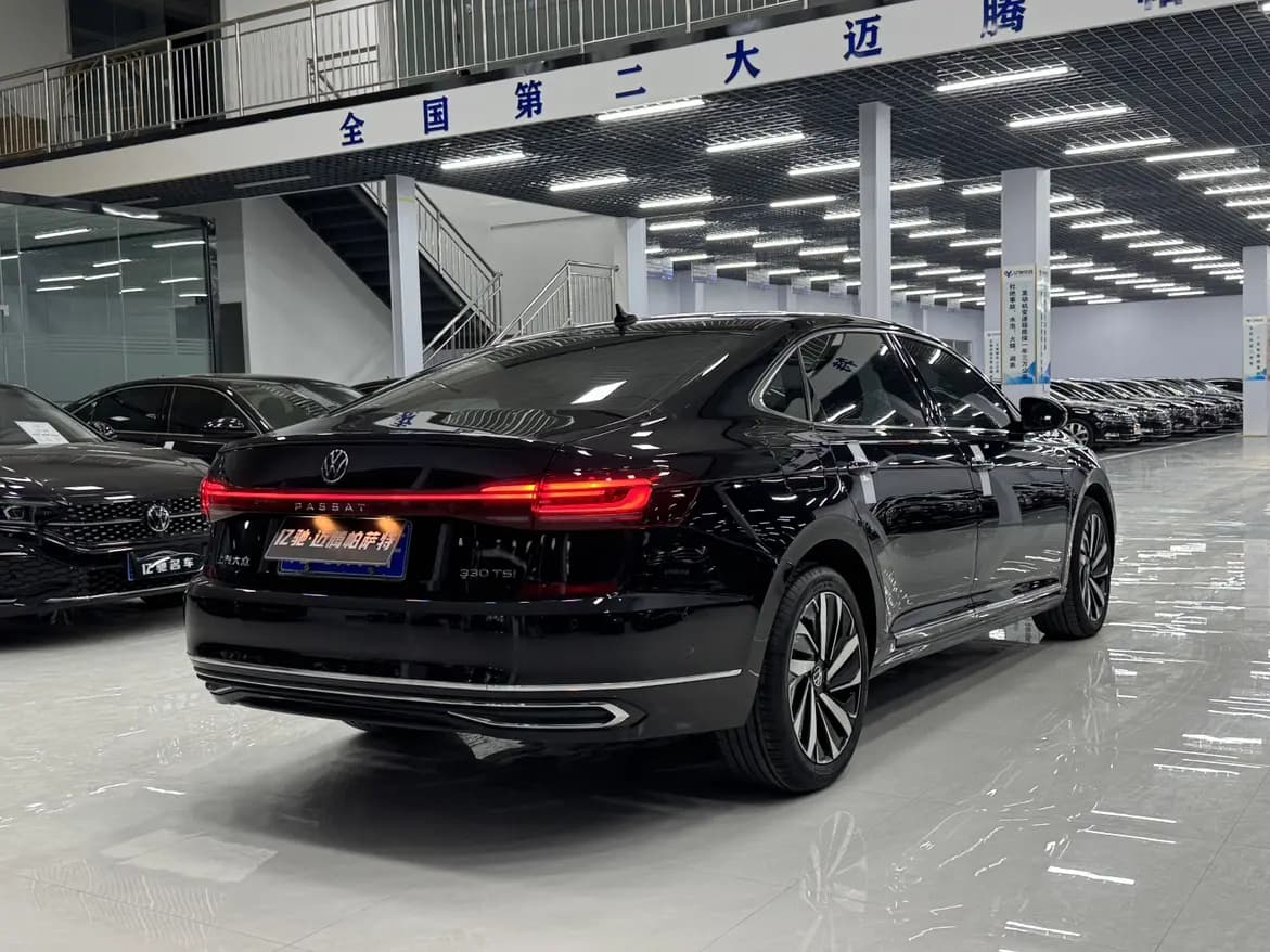 Volkswagen Passat 2022 г. 42104 км. — фото 7