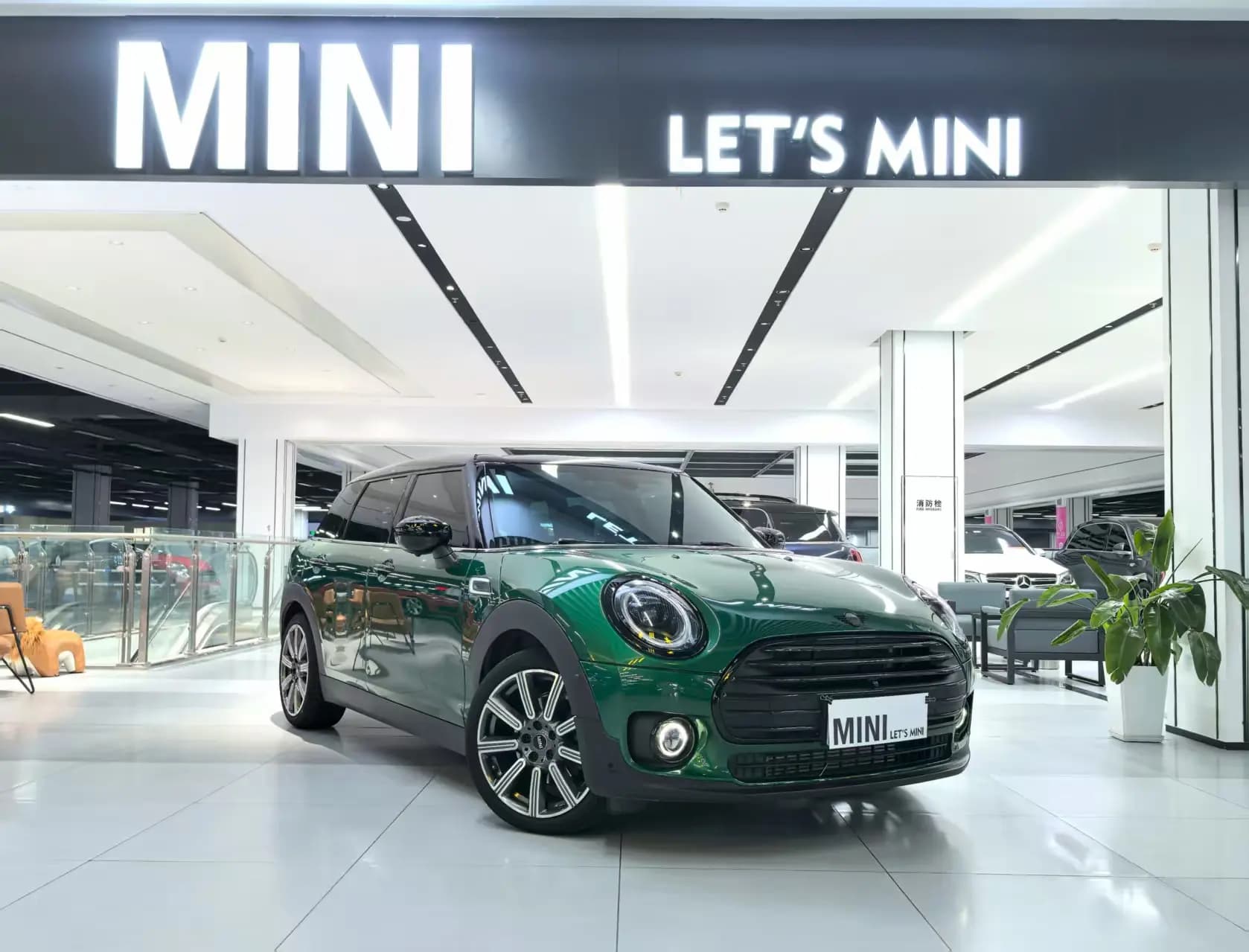 MINI CLUBMAN 2023 г. 15110 км. — фото 3