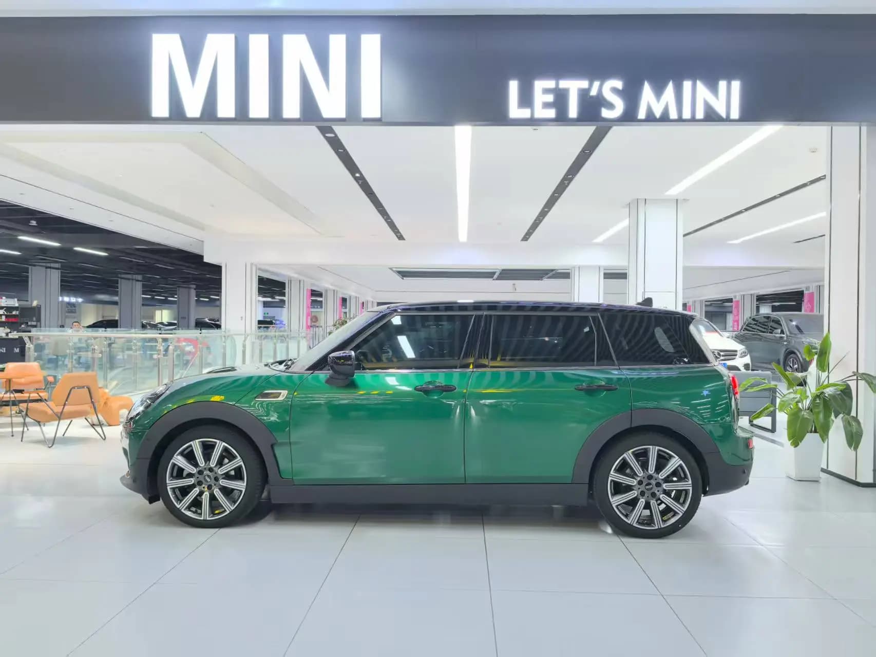 MINI CLUBMAN 2023 г. 15110 км. — фото 4