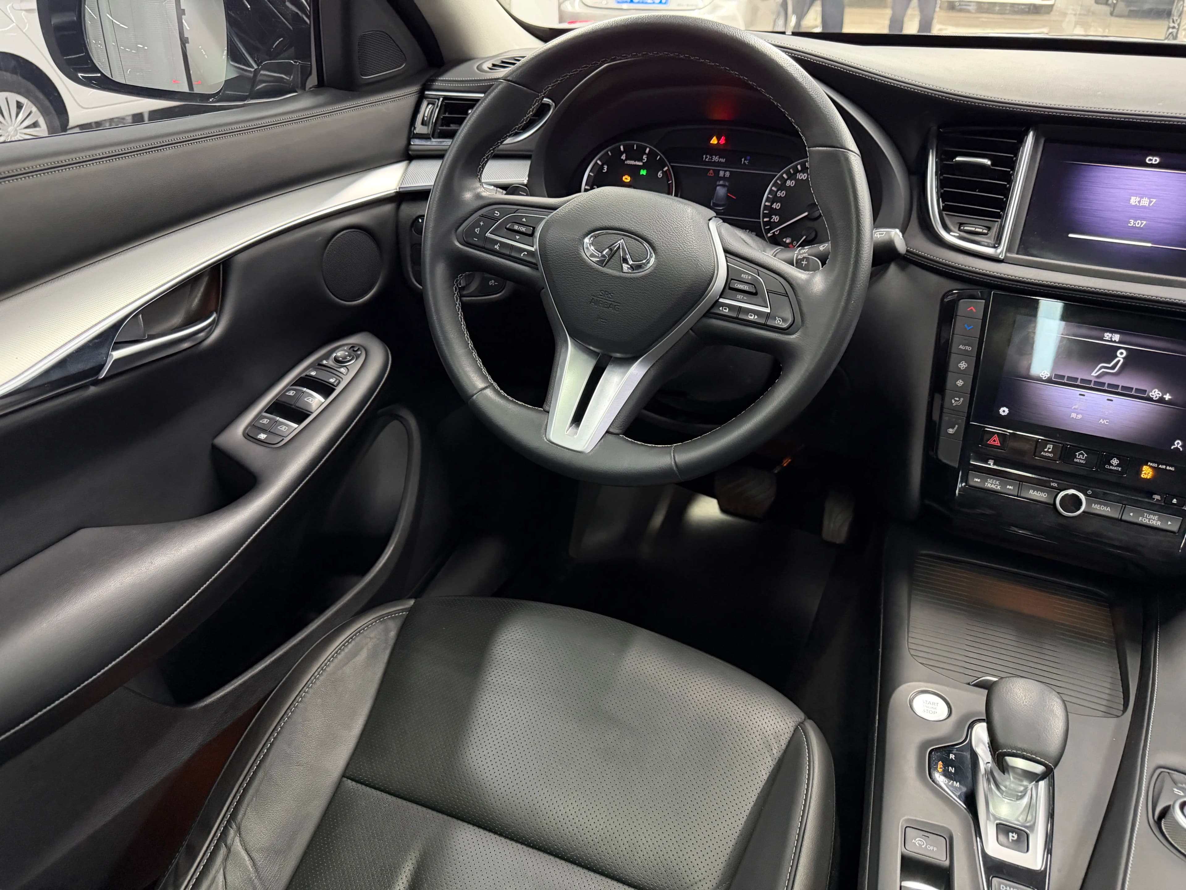 Infiniti QX50 2021 г. 87017 км. — фото 13