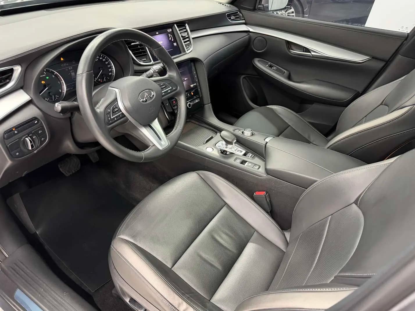 Infiniti QX50 2021 г. 87017 км. — фото 19