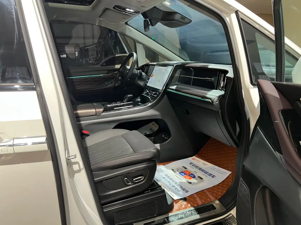 GAC Trumpchi M8 2023 г. 48037 км. — фото 9