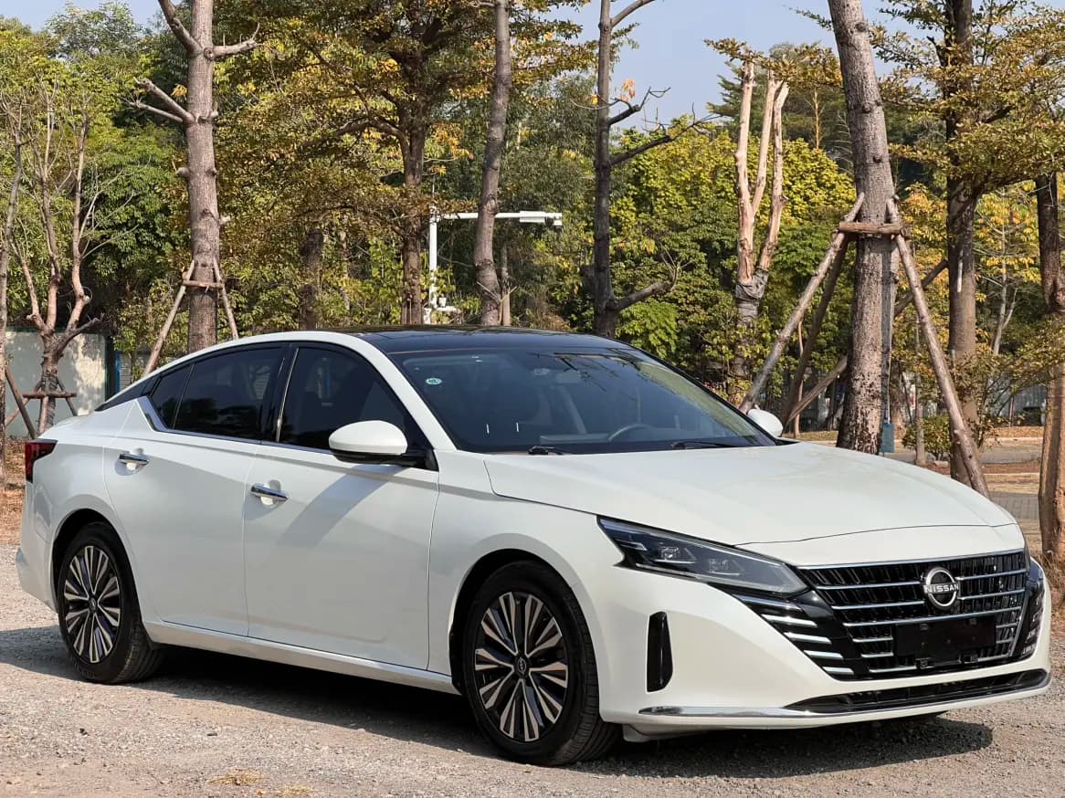 Nissan Altima 2023 г. 33148 км. — фото 3
