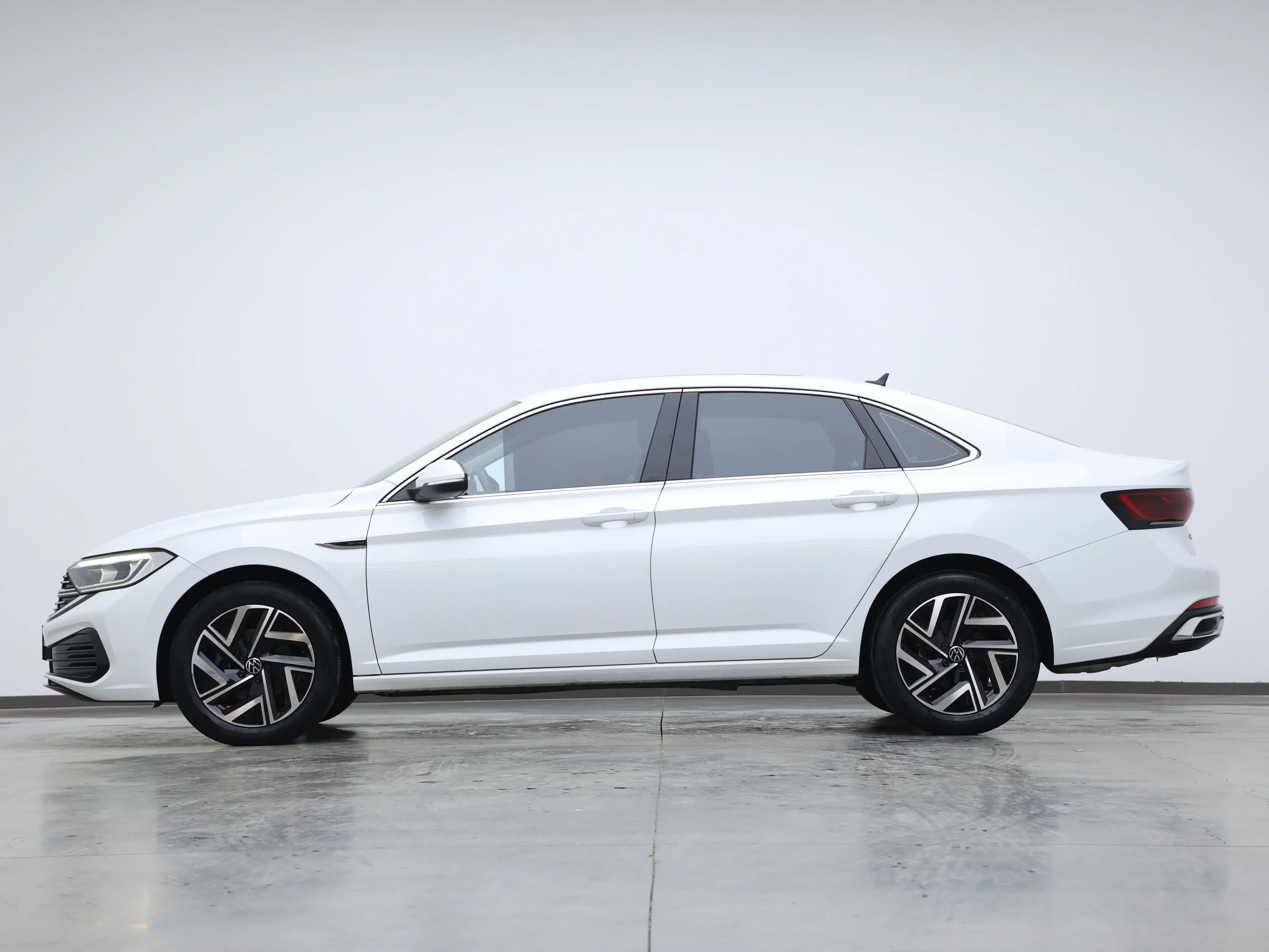 Volkswagen Sagitar 2022 г. 26700 км. — фото 4