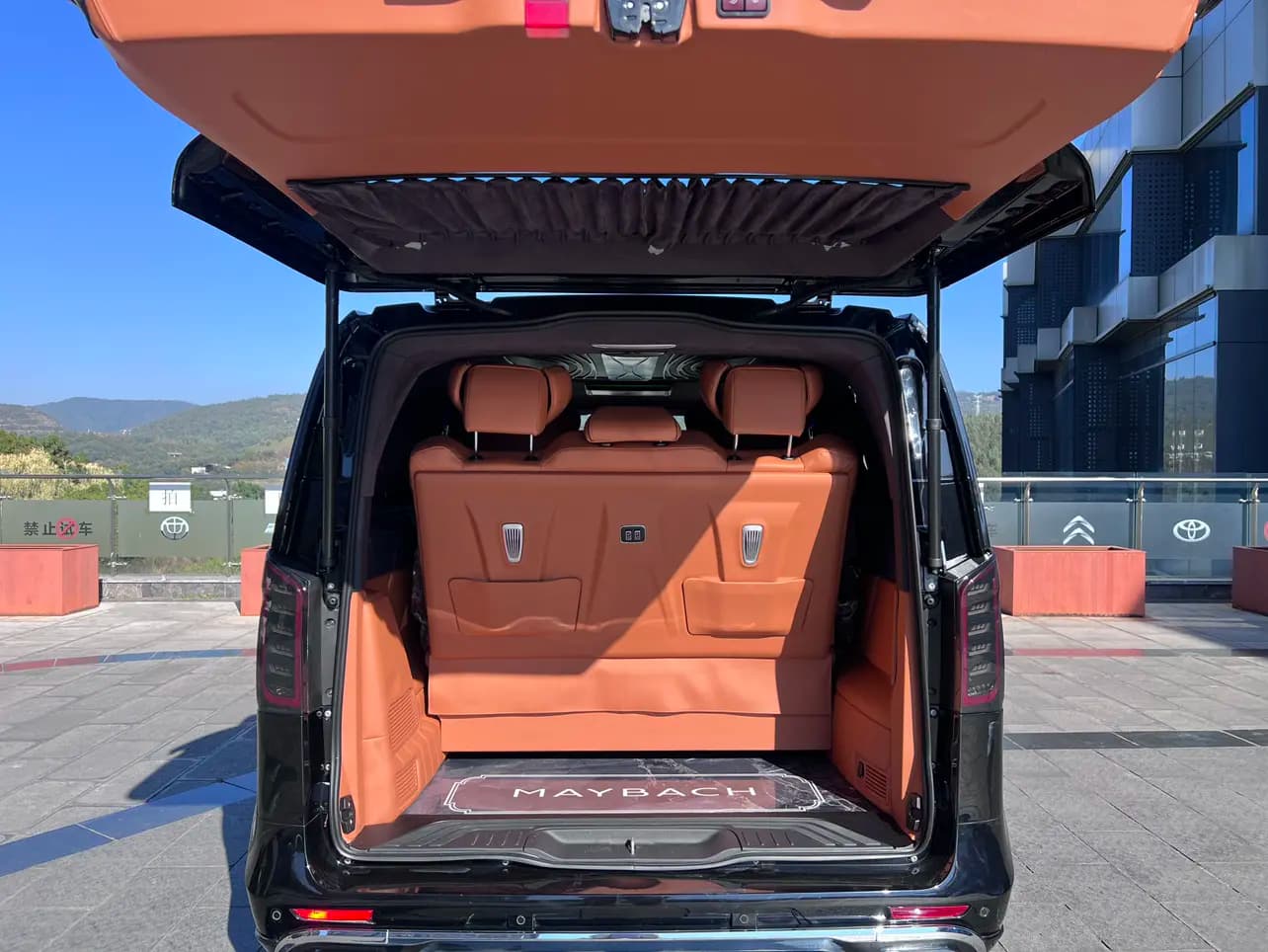 Mercedes-Benz Vito 2024 г. 40098 км. — фото 23