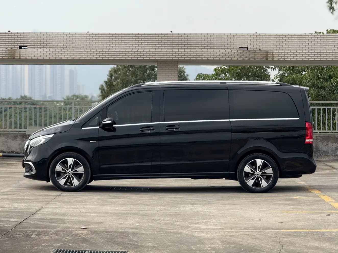 Mercedes-Benz Mercedes Benz V Class 2021 г. 115099 км. — фото 4