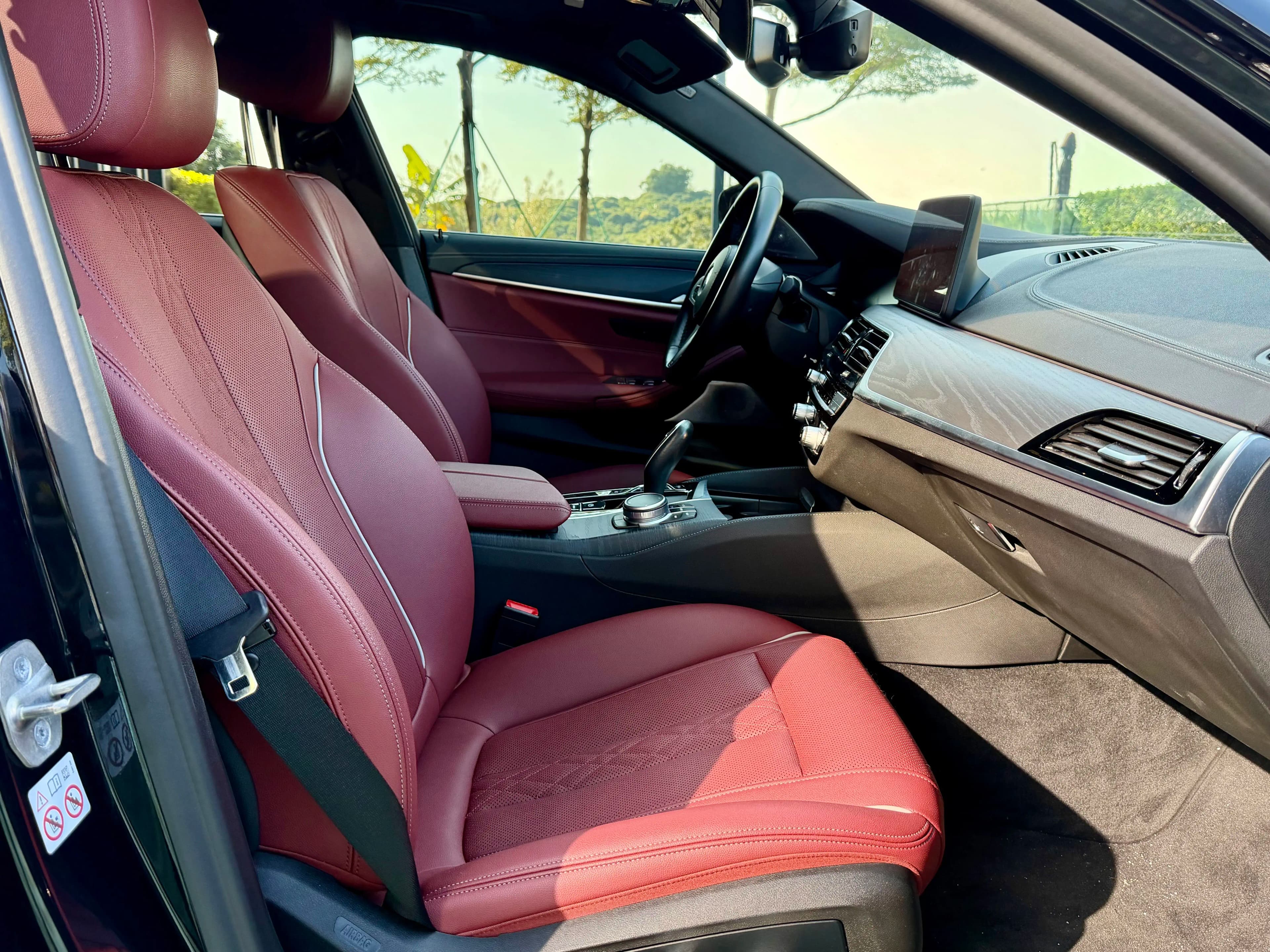 BMW 5 Series PHEV 2021 г. 99643 км. — фото 17