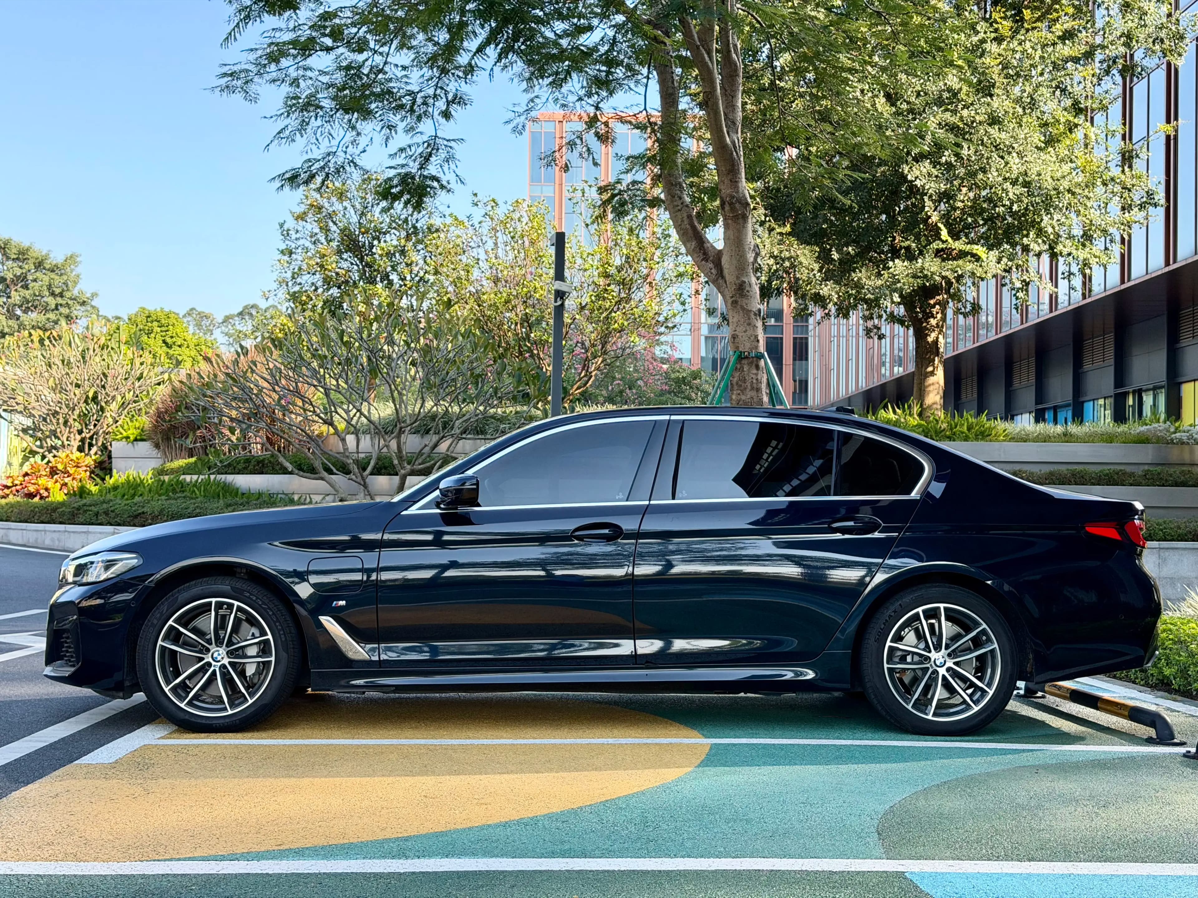 BMW 5 Series PHEV 2021 г. 99643 км. — фото 4