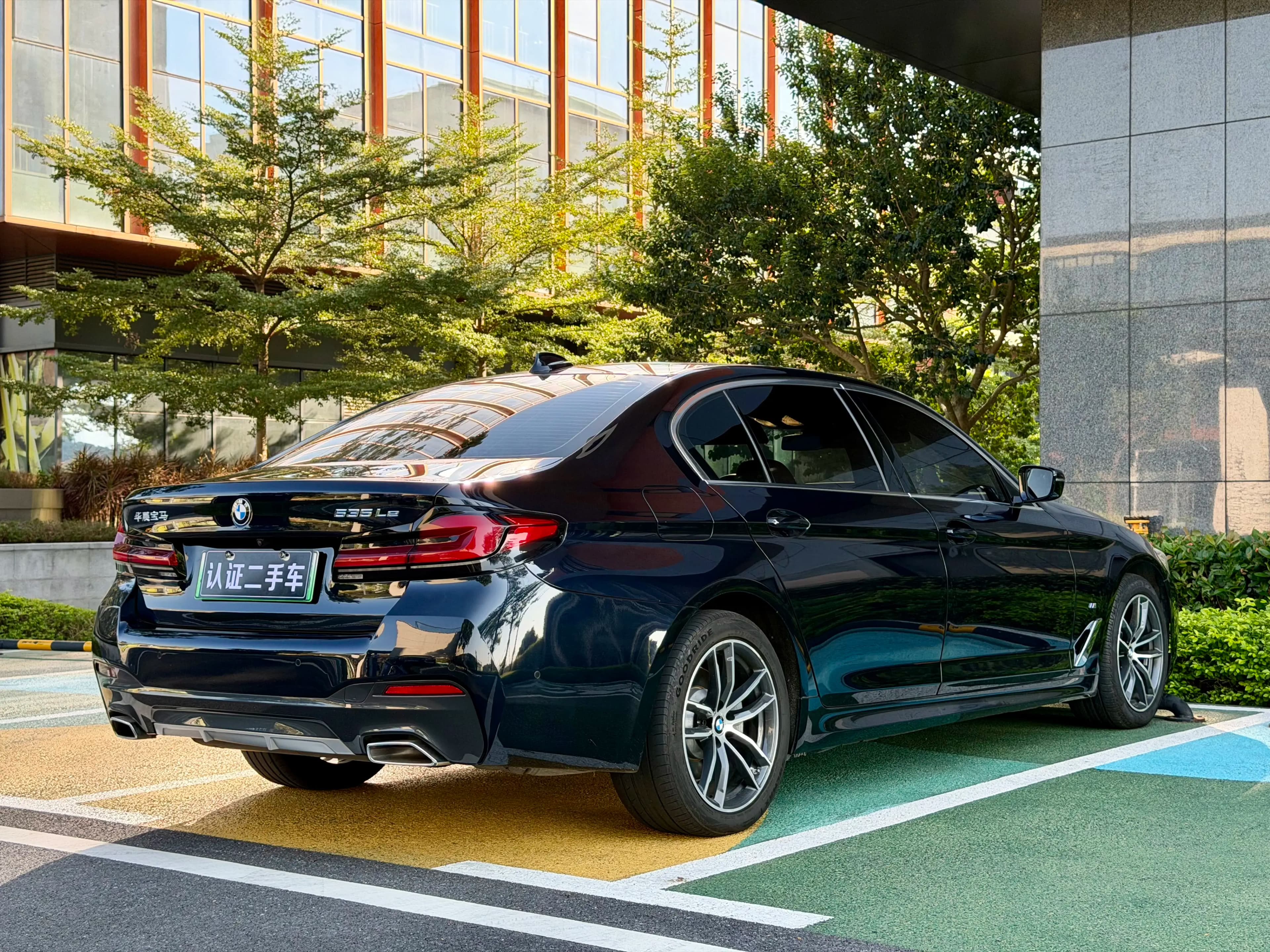 BMW 5 Series PHEV 2021 г. 99643 км. — фото 7