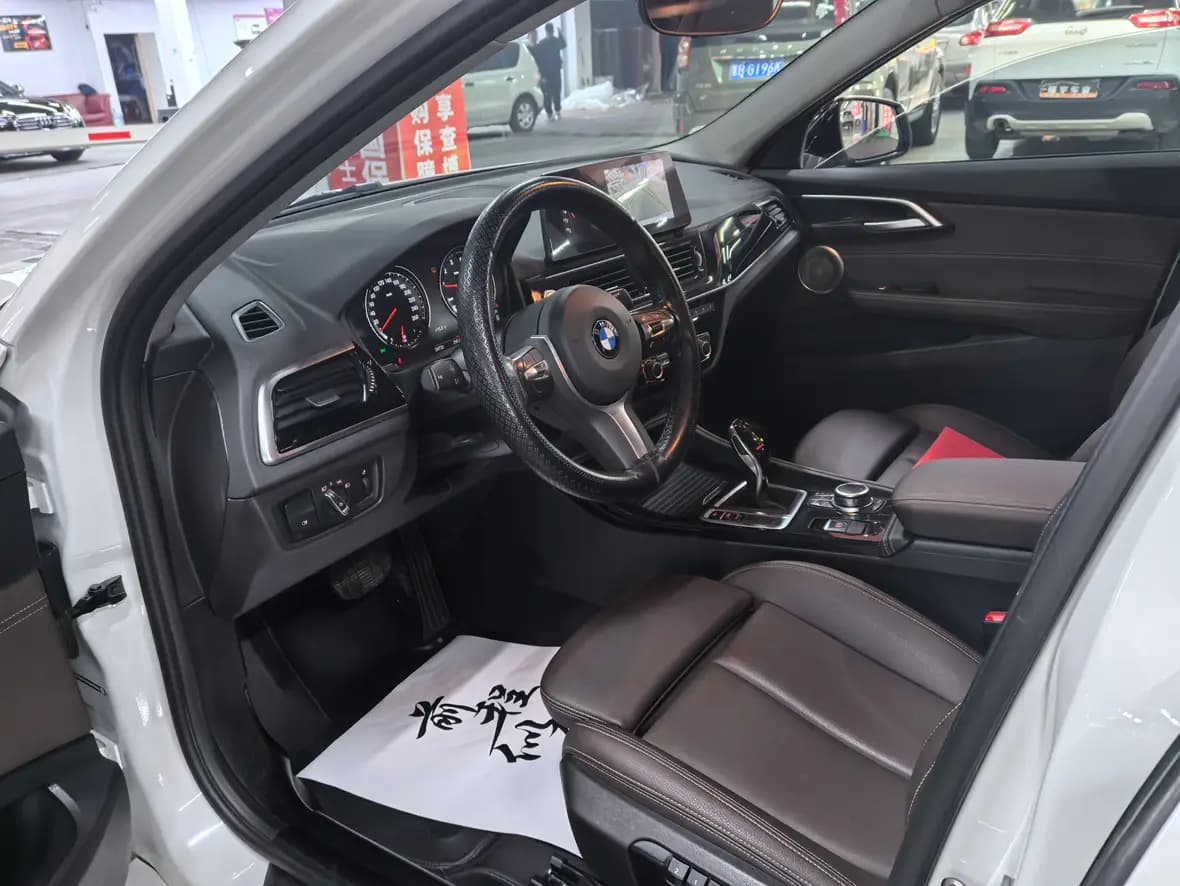 BMW 1 Series 2023 г. 34120 км. — фото 9