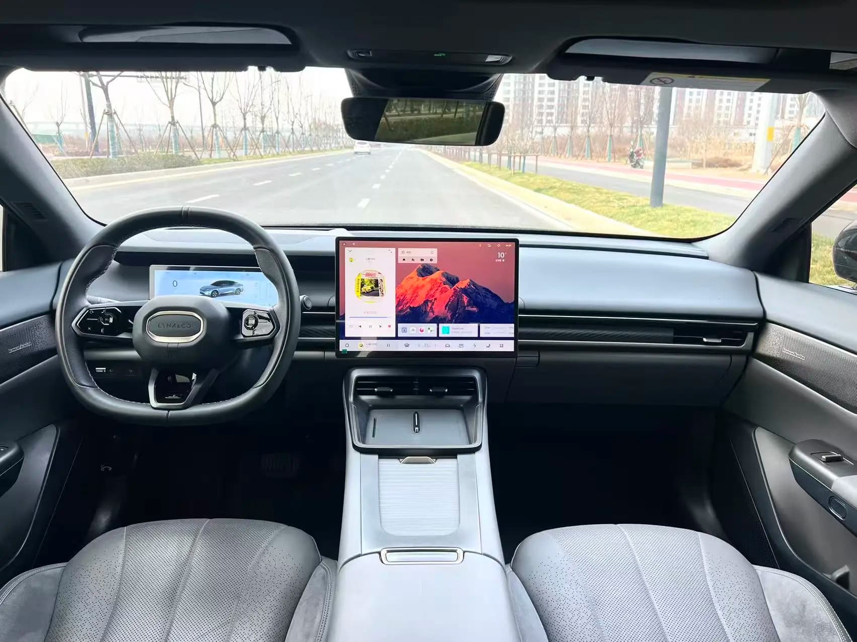 Lynk & Co 07 EM-P 2025 г. 16103 км. — фото 13