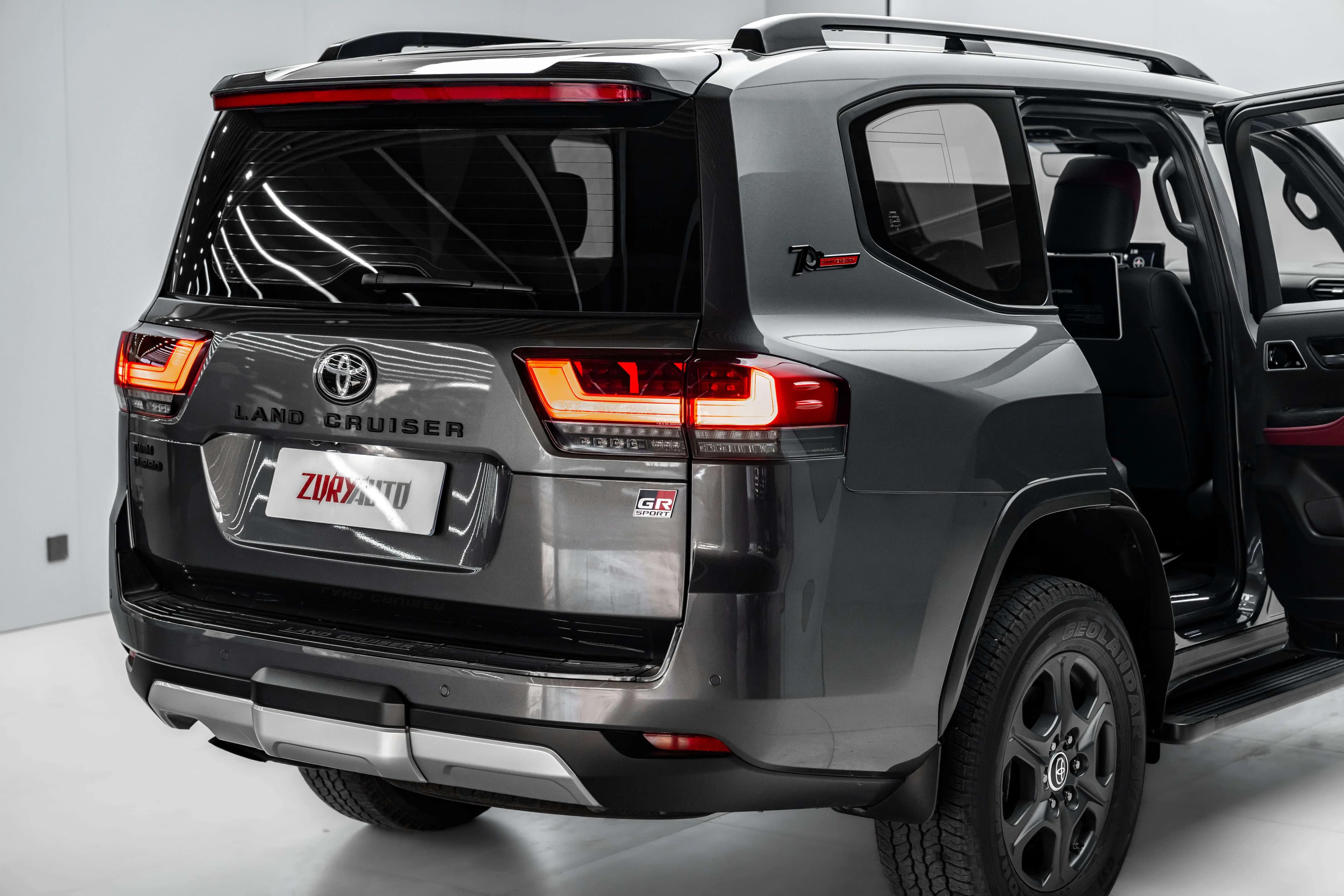 Toyota Land Cruiser 2024 г. 11095 км. — фото 11