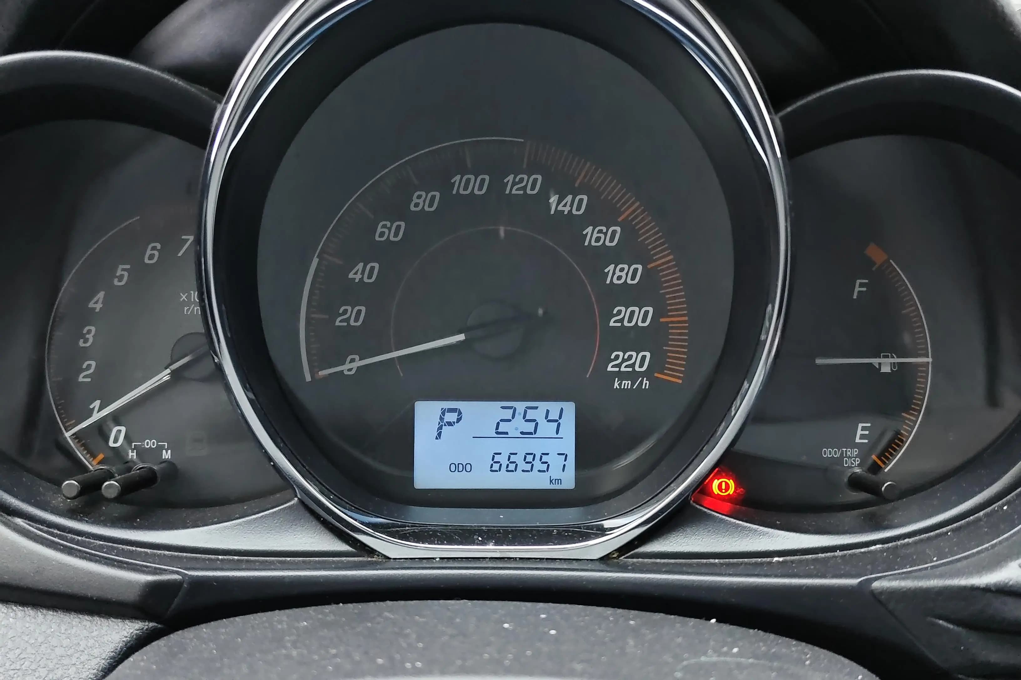 Toyota Yaris L 2021 г. 67008 км. — фото 13